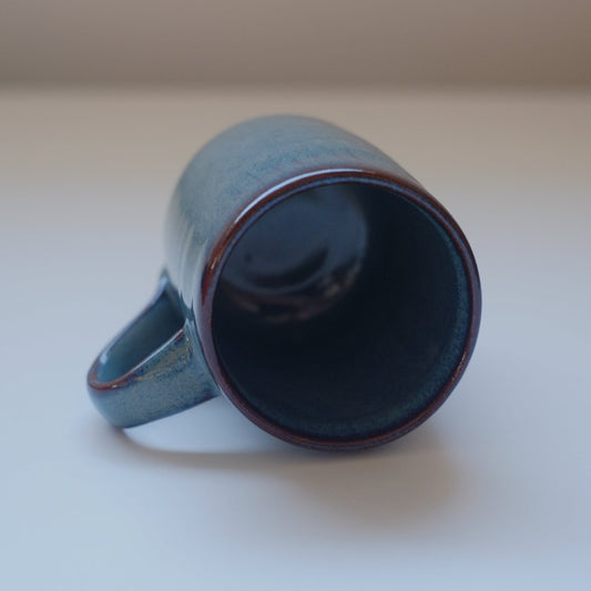 Small mug in variegated blue