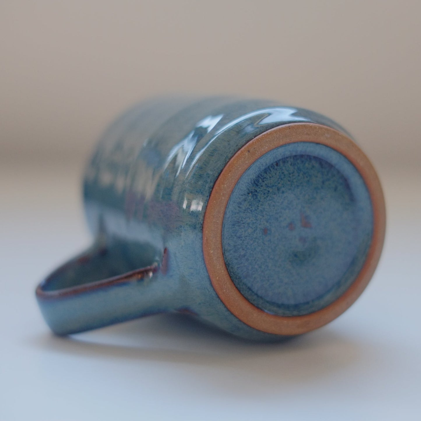 Small mug in variegated blue